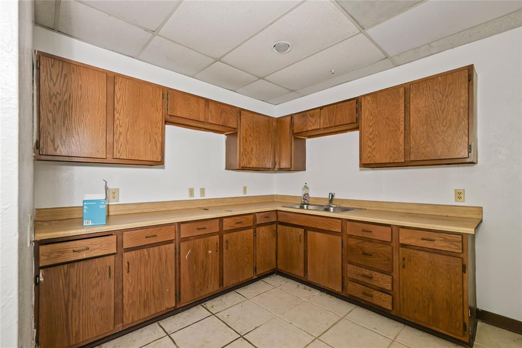 4915 Gus Thomasson Road - Photo 10