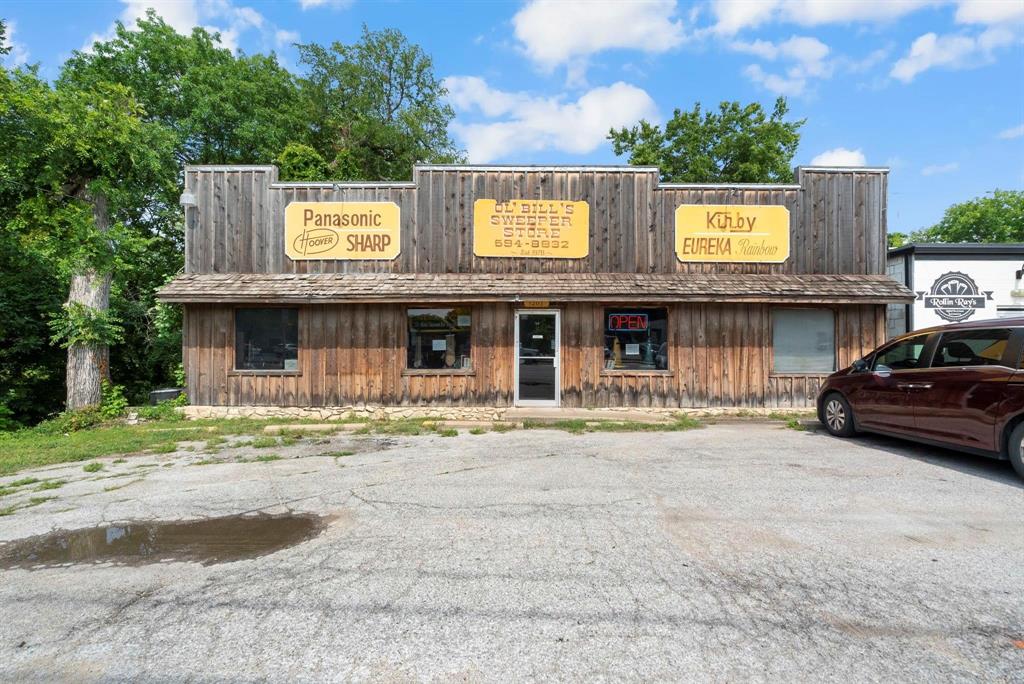 1203 S Main Street - Photo 1