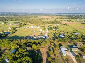 453 County Road 3383 - Photo 4