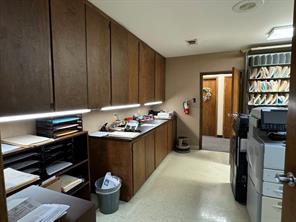 200 E Amherst - Photo 17