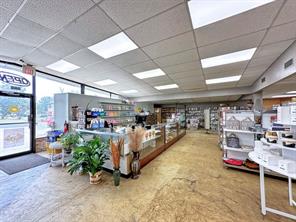 407 E Tyler Street - Photo 3
