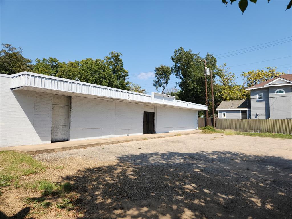 4118 Colonial Avenue - Photo 1