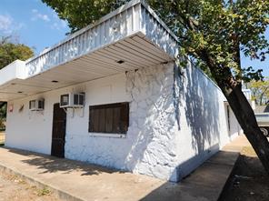 4118 Colonial Avenue - Photo 2