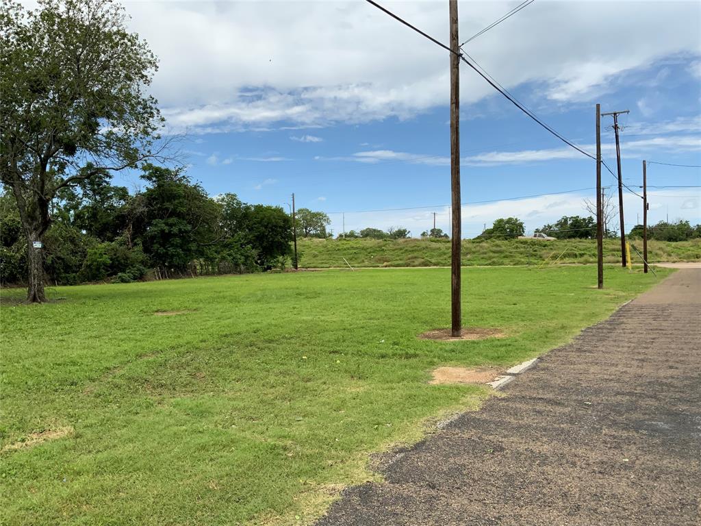 710 E Park Street - Photo 1