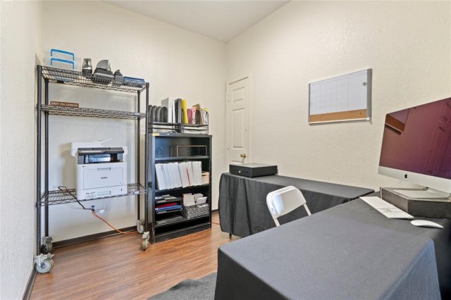 Photo 19