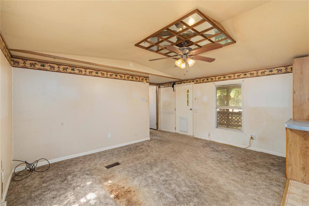 7000 N FM 585 - Photo 11