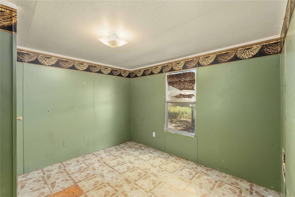7000 N FM 585 - Photo 12
