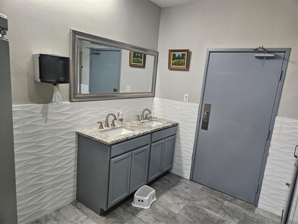 1000 Centennial Boulevard - Photo 33