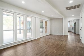 900 Roberts Street - Photo 16