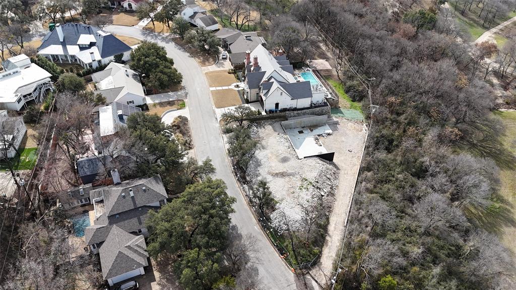 400 Hazelwood Drive W - Photo 3