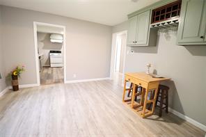 2208 N Sylvania Avenue - Photo 7