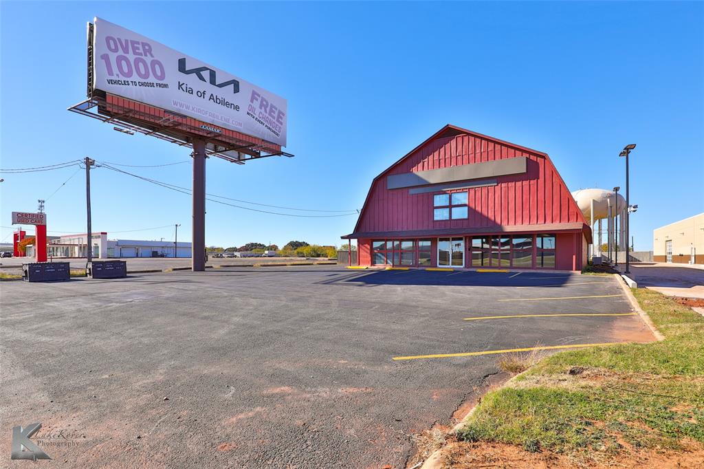 1402 S Clack Street - Photo 1