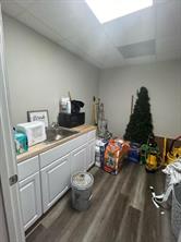228 W Grand Street - Photo 17