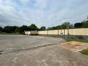 228 W Grand Street - Photo 34