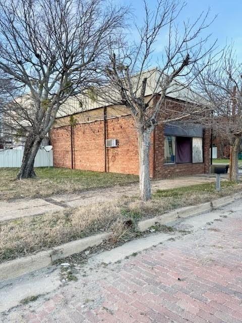 113 S Rusk Street - Photo 1
