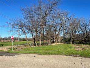 250 W Marshall Street - Photo 3