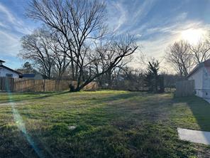104 Boone Street - Photo 2
