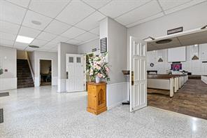 2703 Wesley Street - Photo 9