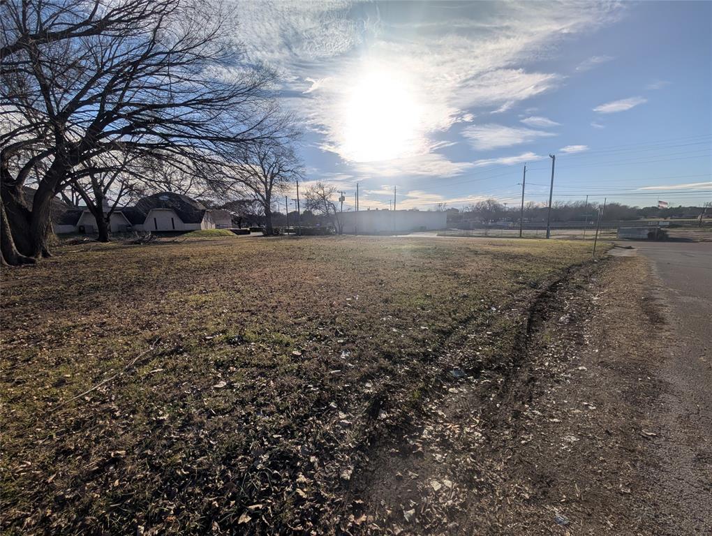 1320 W Avenue Avenue E - Photo 1