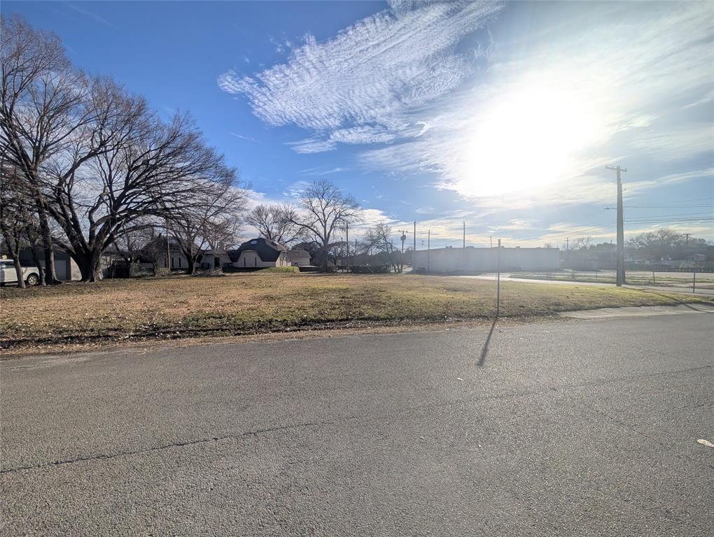 1316 W Avenue Avenue E - Photo 1