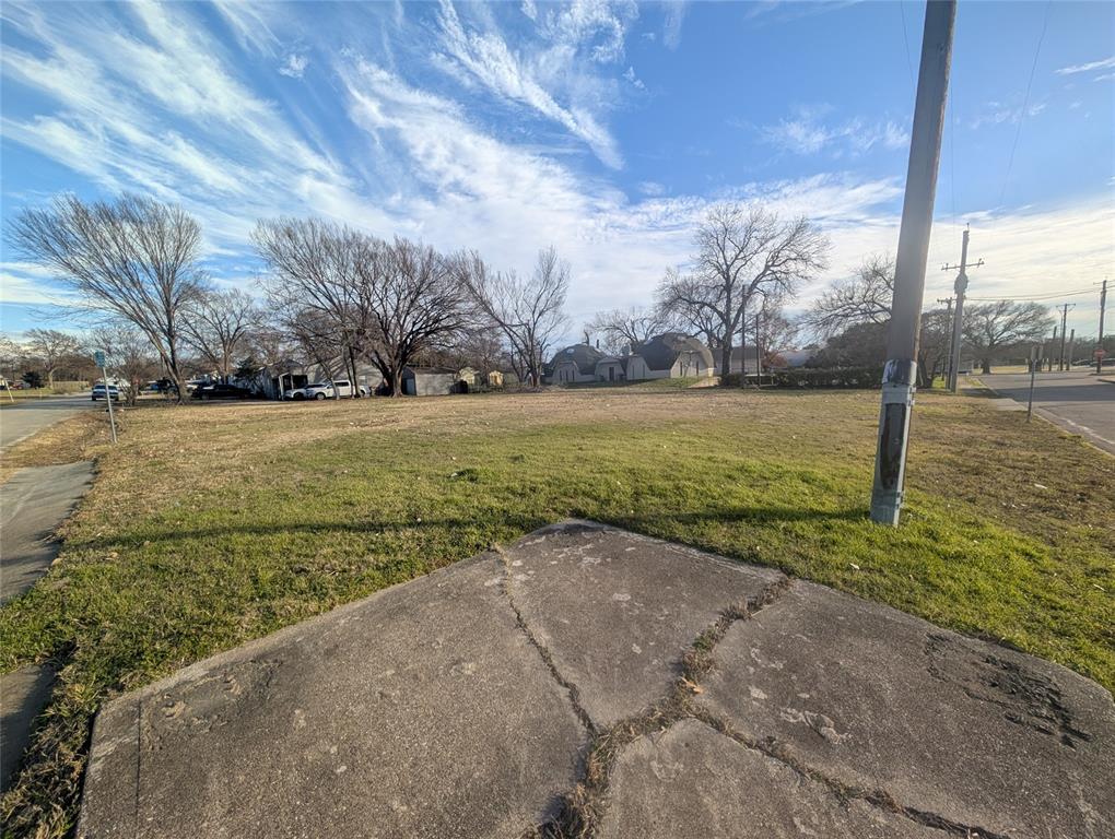 1312 W Avenue Avenue E - Photo 1