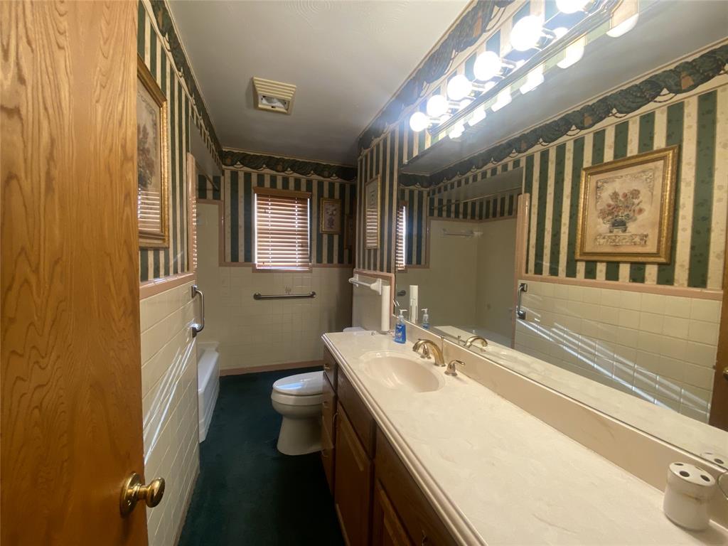 1136 E Five Mile Parkway - Photo 18