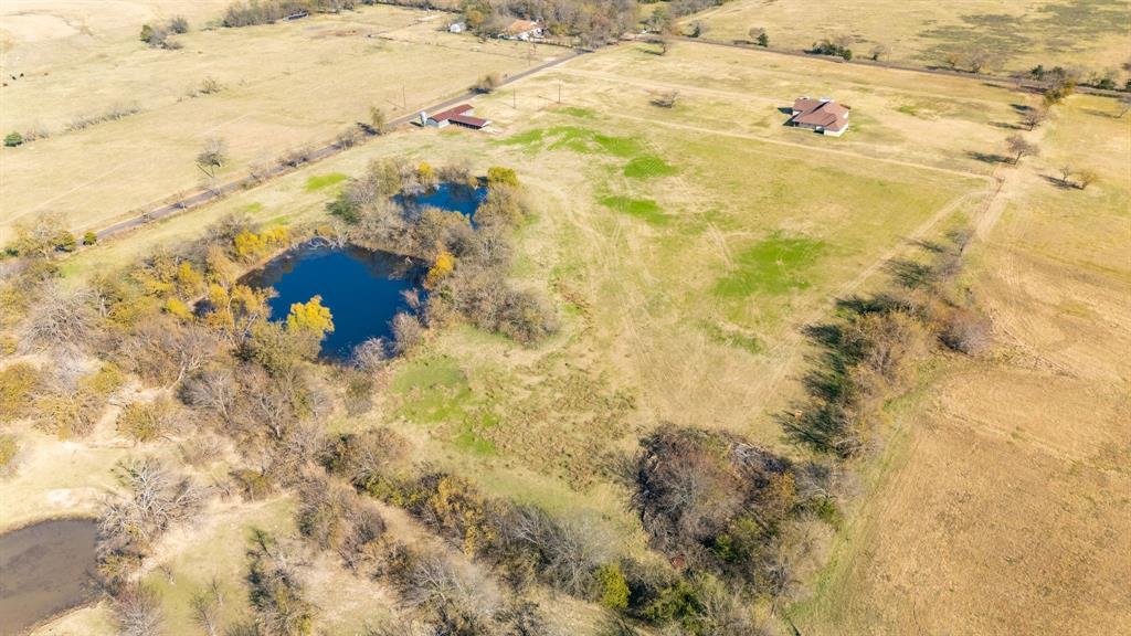 1310 County Road 3566 - Photo 4