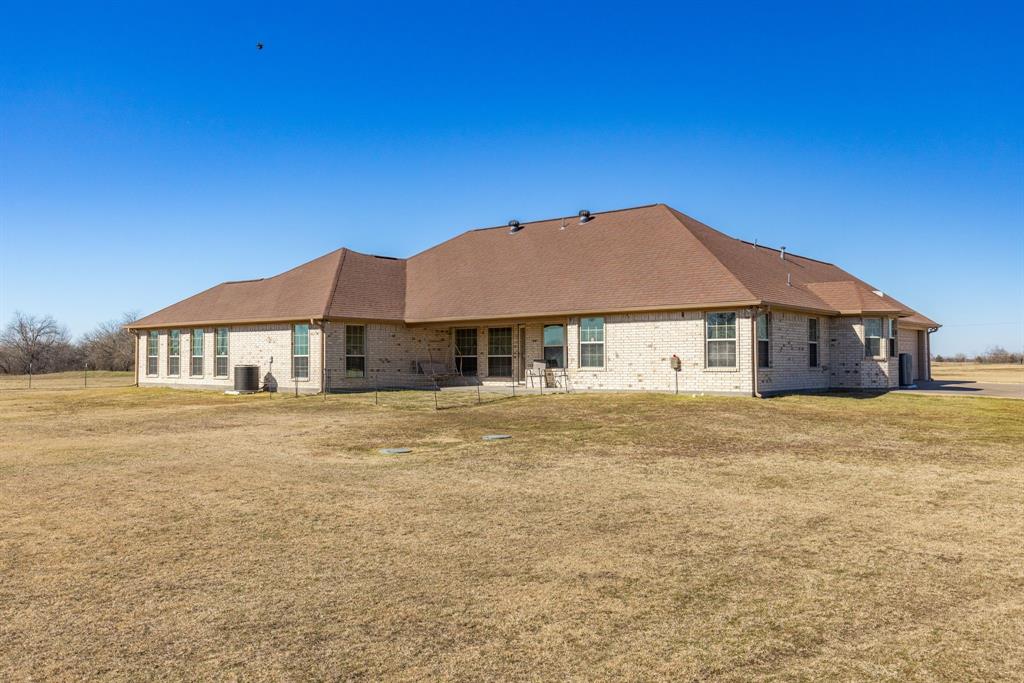 1310 County Road 3566 - Photo 9