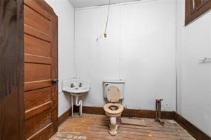 217 S Commercial Avenue - Photo 35