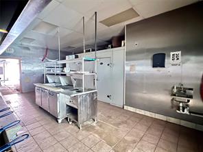 715 Conrad Hilton Boulevard - Photo 16
