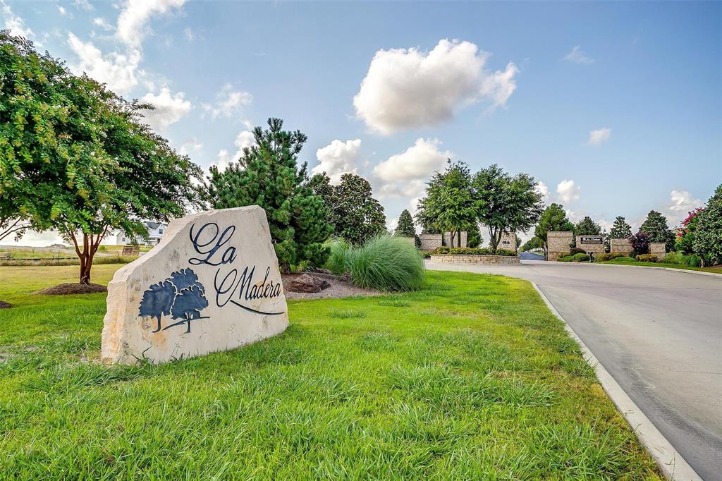 965 San Jacinto - Photo 1