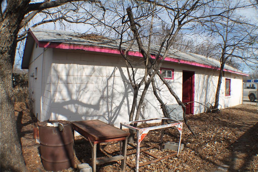 709 W Commerce - Photo 5