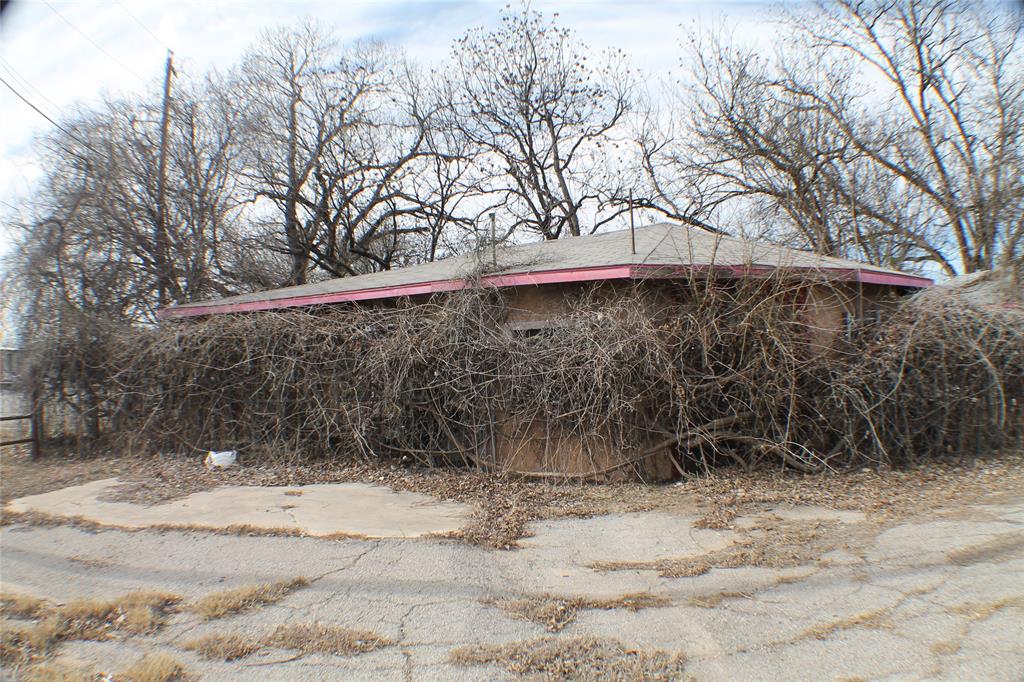709 W Commerce - Photo 9