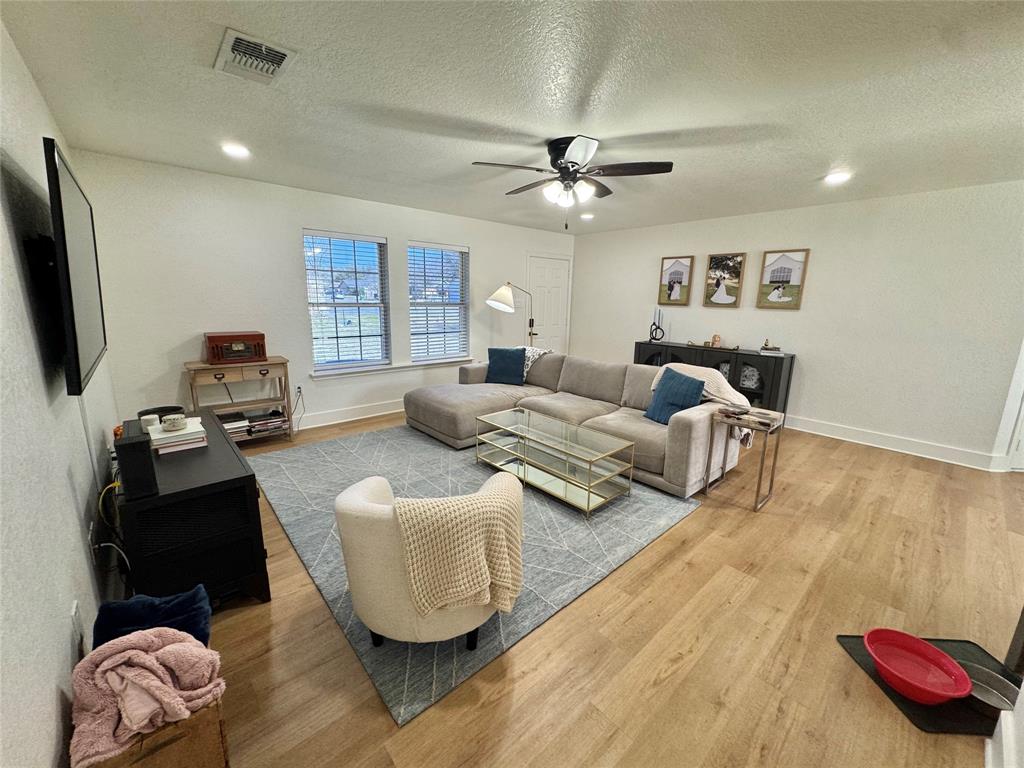 704 Shady Grove Court - Photo 3