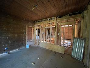 304 CR 1421 - Photo 12