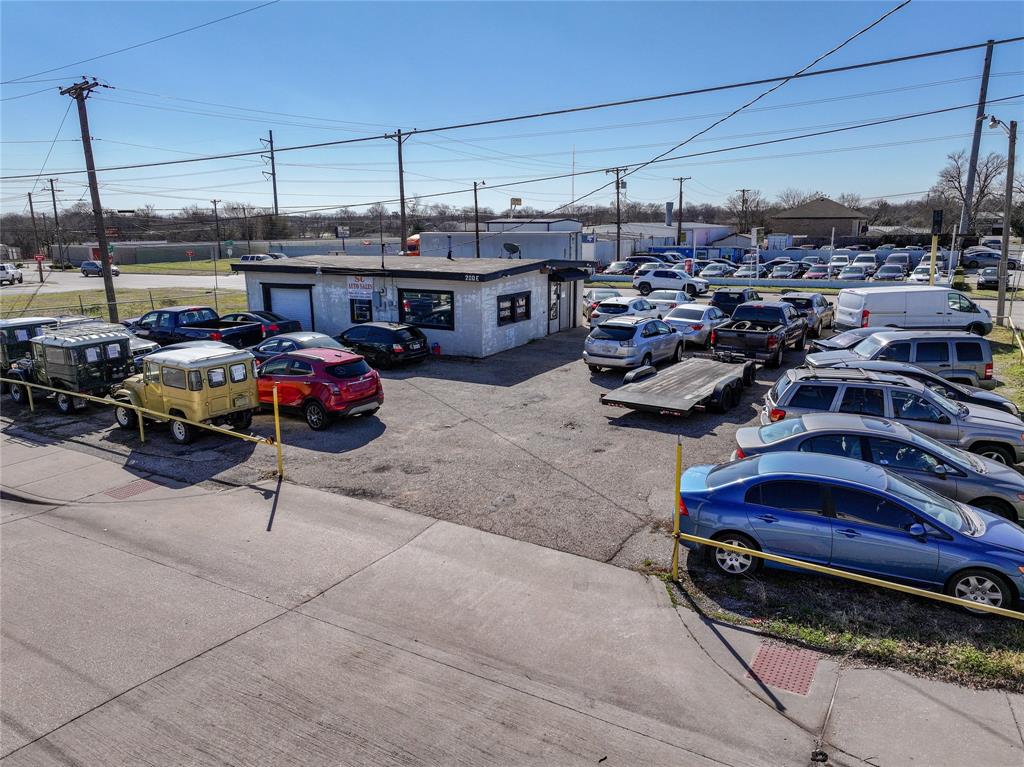 200 E Avenue A - Photo 1