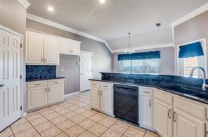 8934 Colonial Drive - Photo 6