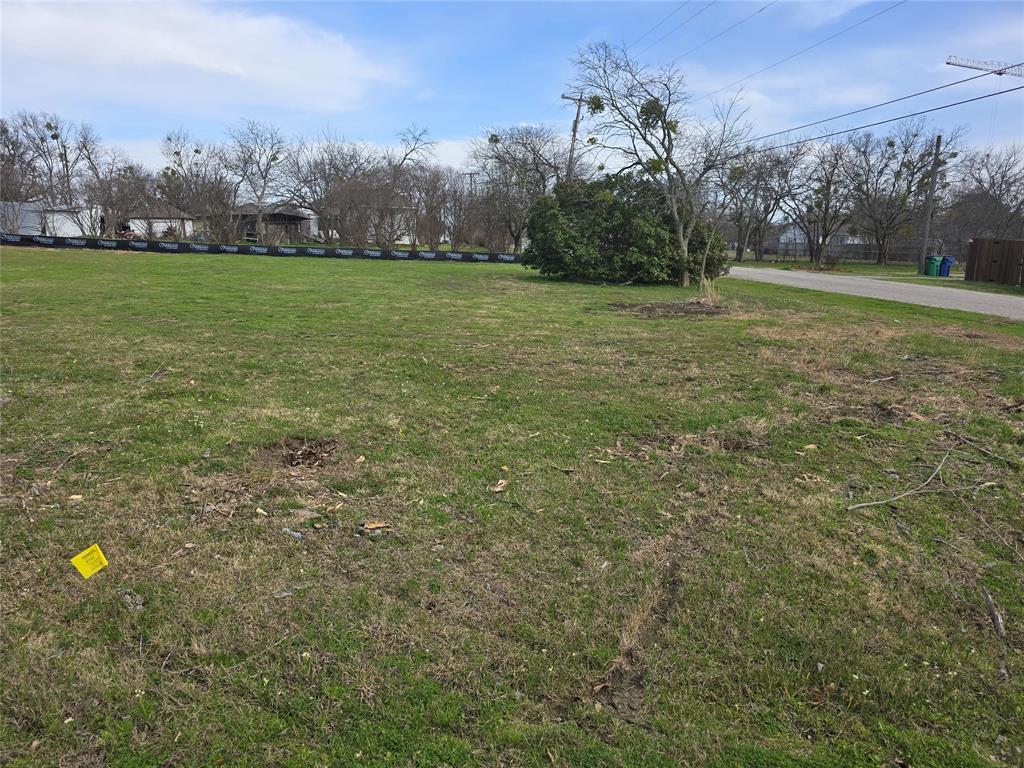 311 N Illinois Street - Photo 2