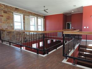 112 S Austin - Photo 19