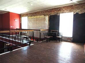114 S Austin - Photo 18
