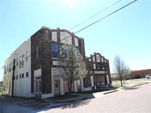 114 S Austin - Photo 2