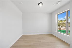 9504 Dahlia Boulevard - Photo 10