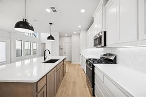 9504 Dahlia Boulevard - Photo 15