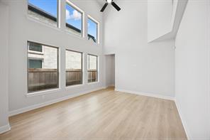 9504 Dahlia Boulevard - Photo 7