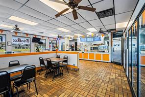2400 Woodlawn Boulevard - Photo 16