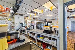 2400 Woodlawn Boulevard - Photo 19