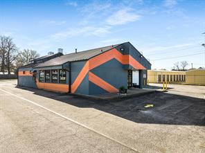 2400 Woodlawn Boulevard - Photo 2
