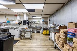 2400 Woodlawn Boulevard - Photo 29