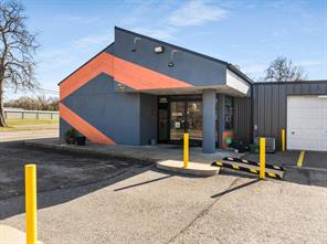 2400 Woodlawn Boulevard - Photo 3
