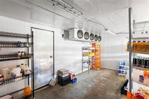 2400 Woodlawn Boulevard - Photo 35